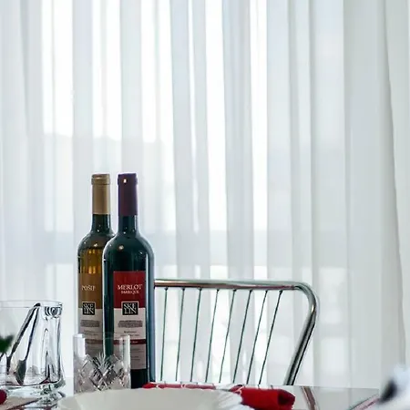 Milana - Cozy With Free Parking Apartmán *