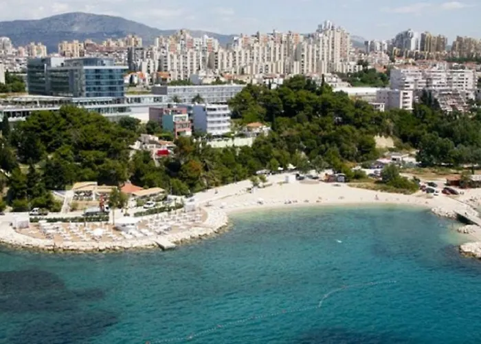 Milana - Cozy With Free Parking * Split